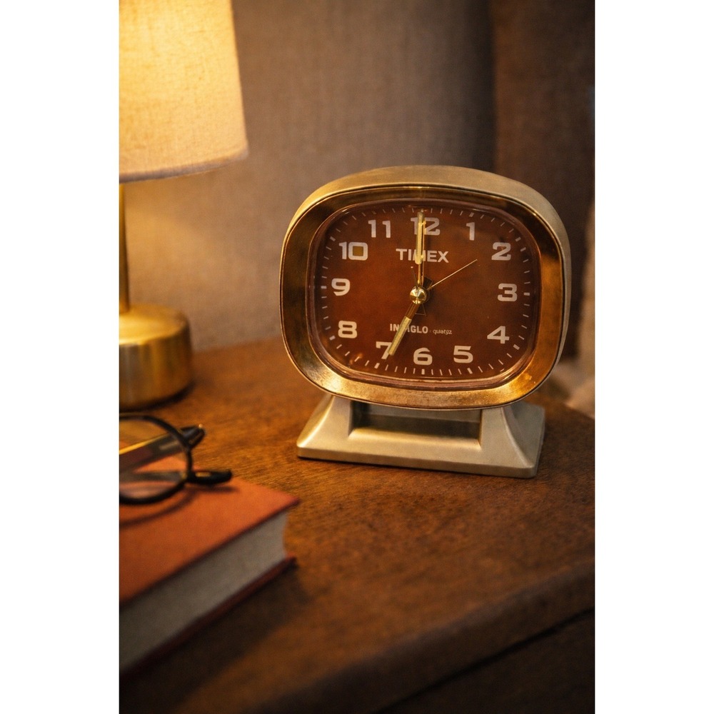 Vintage MCM Timex Quartz Bedside Alarm Clock Indiglo NightLight Model 3616T